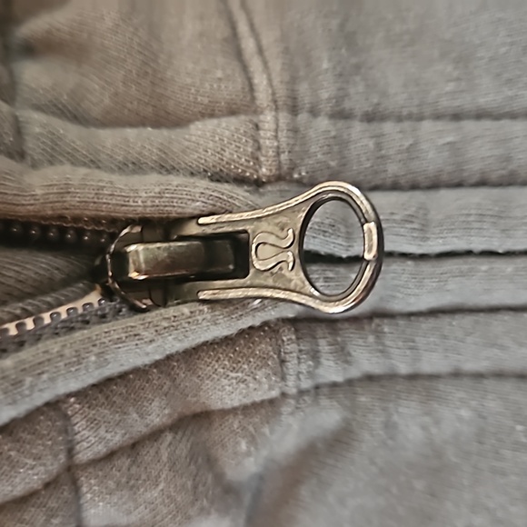 Lululemon Gray Hooded Zip-up Jacket Sz 12 - Picture 3 of 6